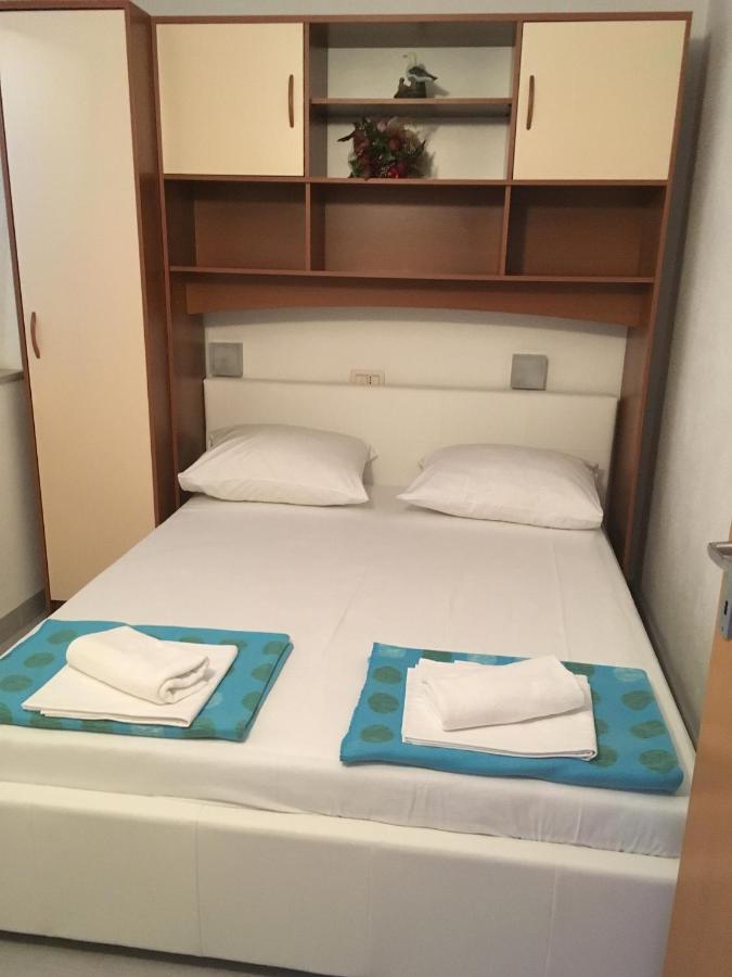 Apartments By The Sea Promajna, Makarska - 2673 Екстер'єр фото
