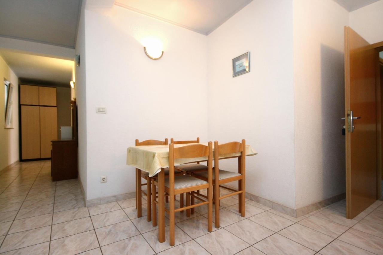 Apartments By The Sea Promajna, Makarska - 2673 Екстер'єр фото
